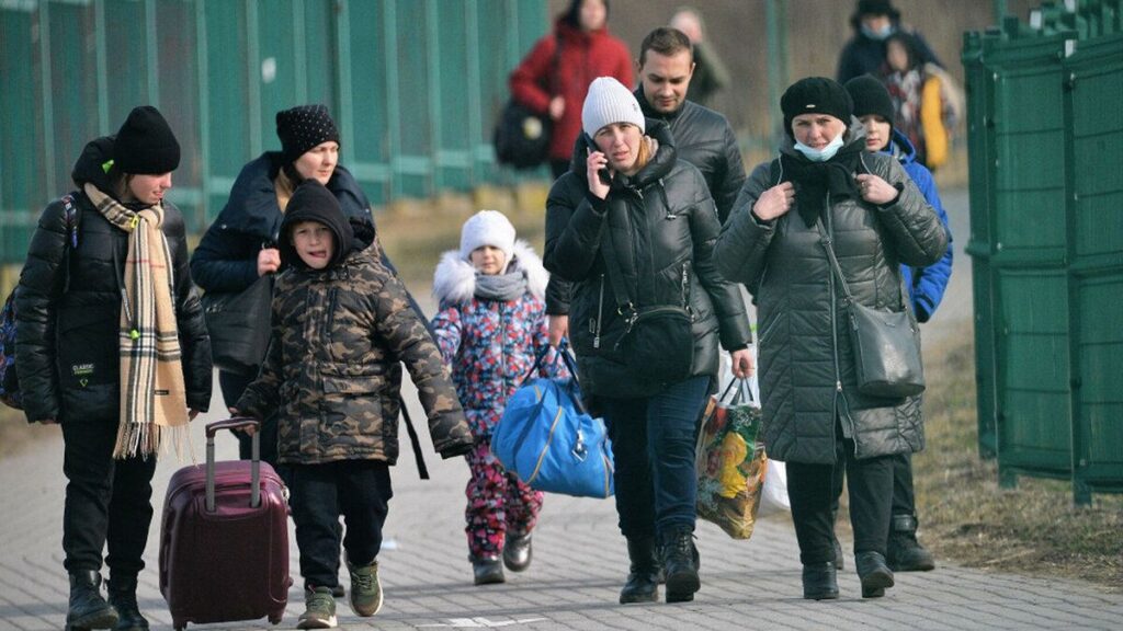 До 1 грудня переселенці можуть подати заяву про надання допомоги на проживання