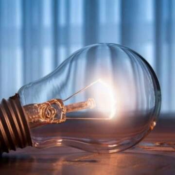 Екстрені відключення світла в Україні 7 листопада: в “Укренерго” назвали області та причину
