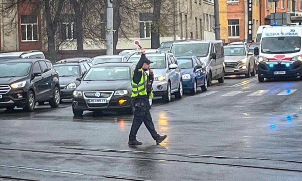Поліцейські Вінниці регулюватимуть дорожній рух у випадку вимкнення світлофорів