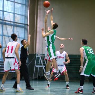 Чоловіча команда «Вінницькі зубри» виграли першу гру сезону Вищої ліги з баскетболу
