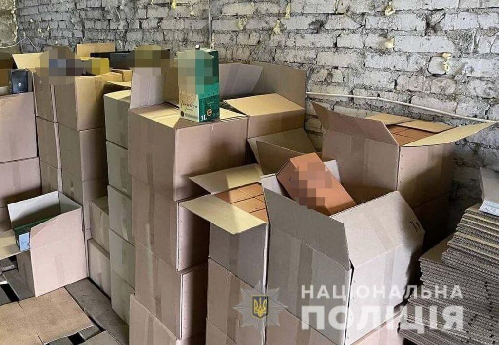 На Вінниччині викрили підпільний цех, де незаконно виготовляли алкоголь