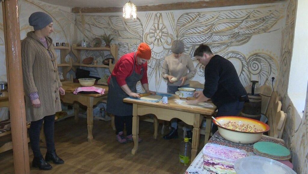 На Вінниччині готують домашню їжу для воїнів ЗСУ