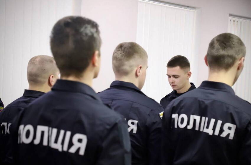 12 майбутніх поліцейських Вінниці присягнули на вірність українському народові