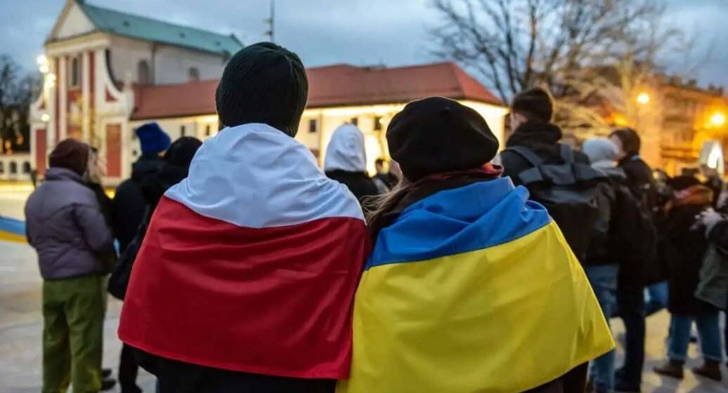 Чи планують українці, які поїхали з країни через війну, повертатись додому? Опитування