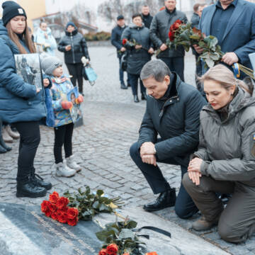 У Вінниці у роковини повномасштабної війни вшанували Героїв, які віддали життя за Україну