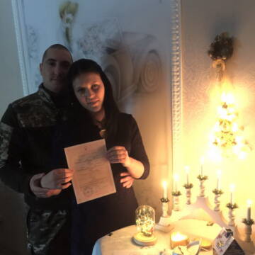 Військовий з Вінниччини одружився на коханій, яку не бачив рік