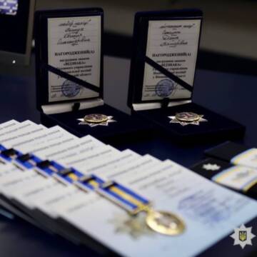 Вінницьких жінок-поліцейських нагородили відзнаками та медалями