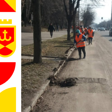 Дорожні служби Вінниці продовжують міжсезонне прибирання