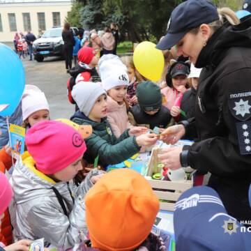 У Вінниці поліціянти влаштували для школярів пізнавальний захід