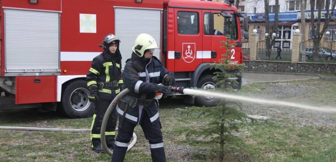 Священнослужителям Вінниці провели інструктаж з пожежогасіння