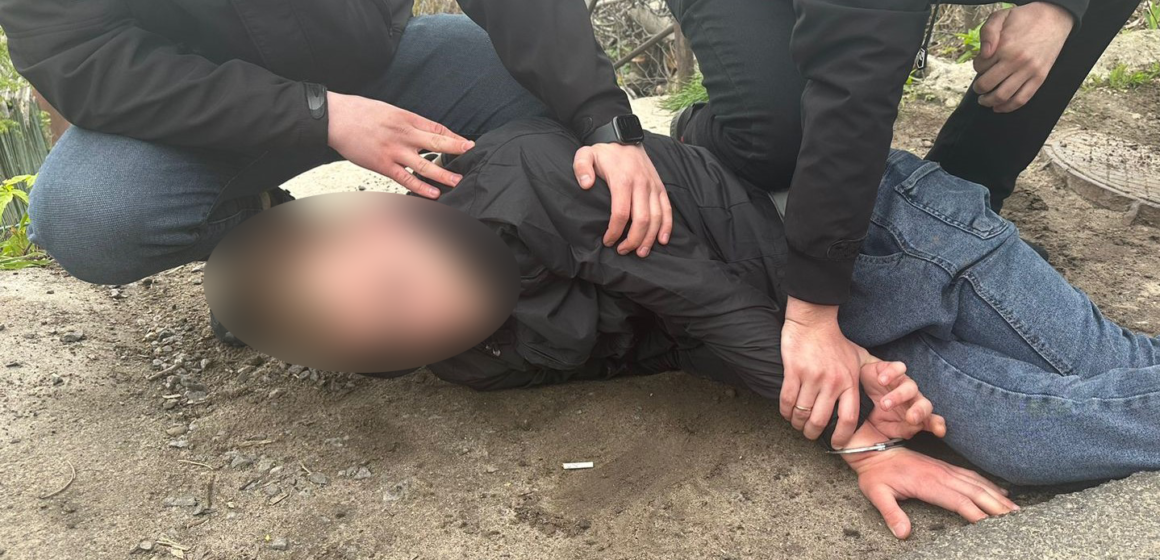 У Могилів-Подільському поліцейські затримали зловмисника, який збував амфетамін