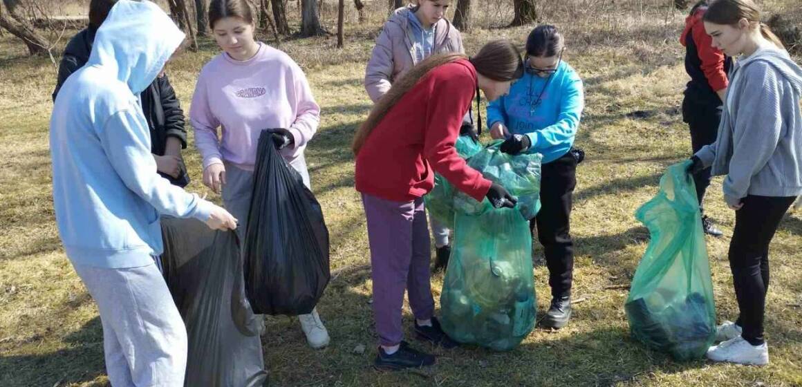 Активісти Вінниці разом із “Муніципальною вартою” зібрали майже дві тисячі мішків сміття