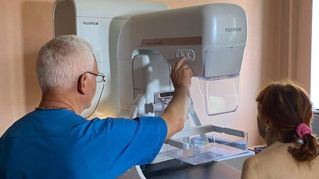 У Вінниці проводять обстеження на новому мамографі