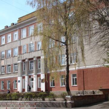 Вінничанин створив петицію про перейменування 4-ї школи-ліцею ім. Менделєєва