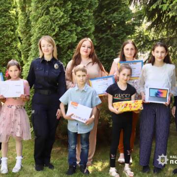 «Безпечне дитинство з поліцейським офіцером громади»: у Вінниці нагородили переможців конкурсу малюнків