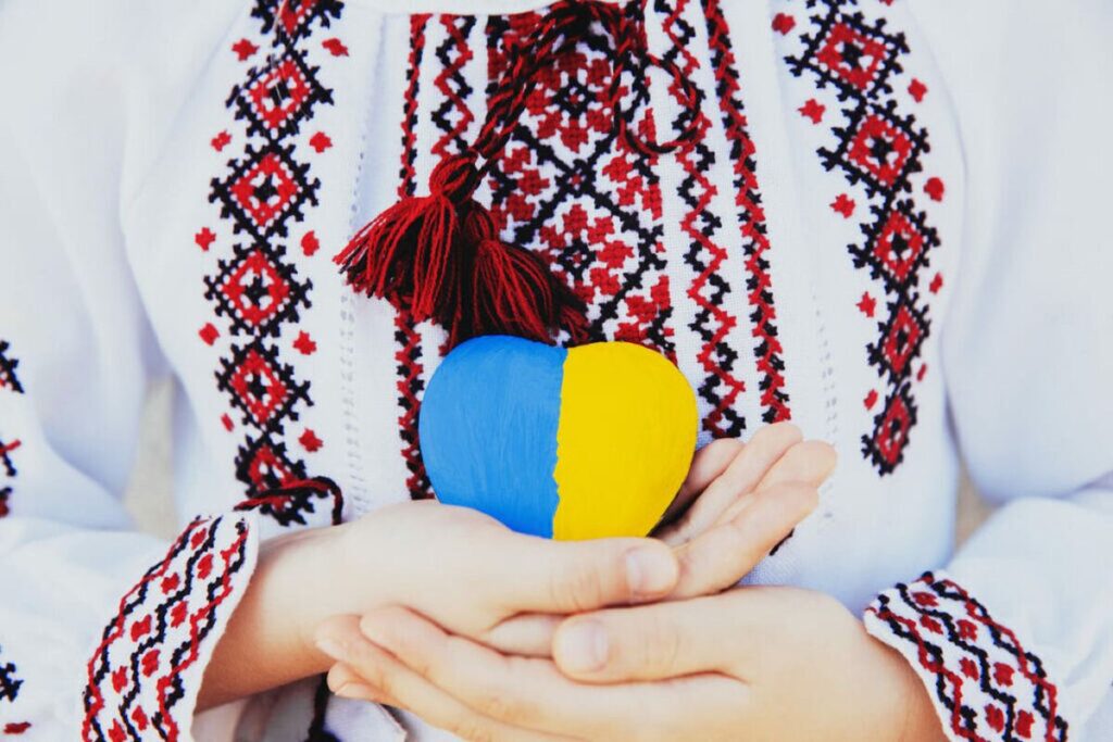 Вінничан запрошують на благодійну фотосесію до Дня вишиванки