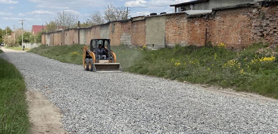 У приватному секторі Вінниці розпочали плановий ремонт доріг