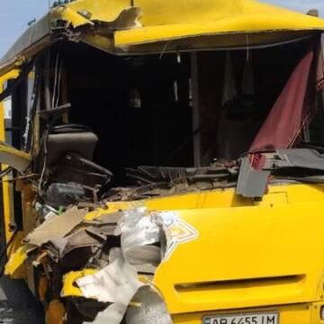 У Вінниці в аварії за участю автобуса та вантажівки травмувалися п’ятнадцять людей
