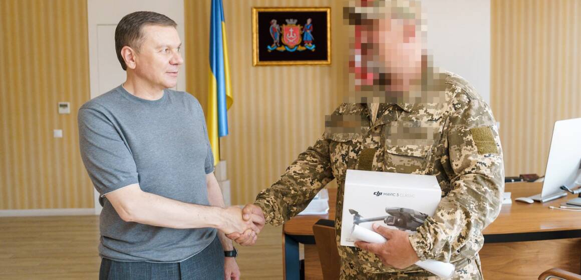 Сергій Моргунов передав військовим черговий дрон фірми DJ Mavic
