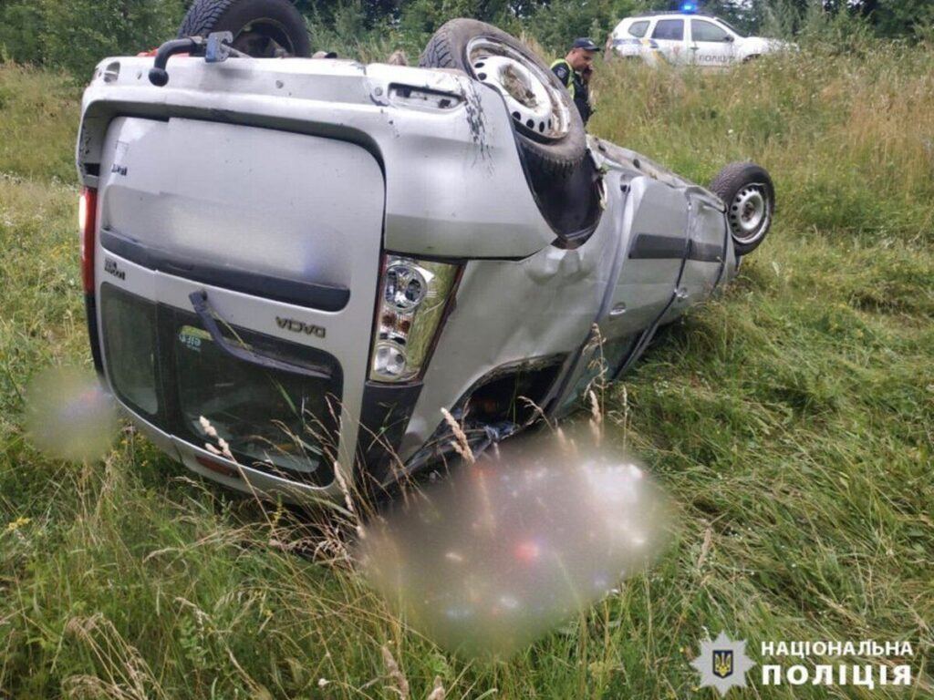 На Вінниччині трапилось ДТП: водій загинув