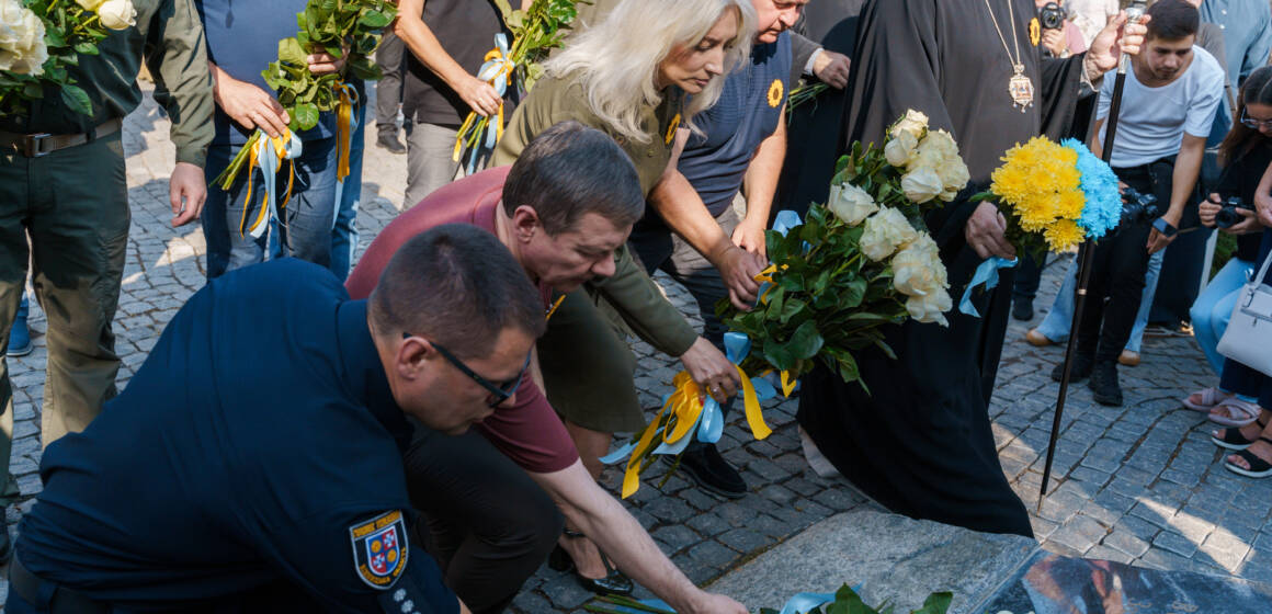 У Вінниці вклонилися подвигу Захисників та Захисниць України, які загинули на війні