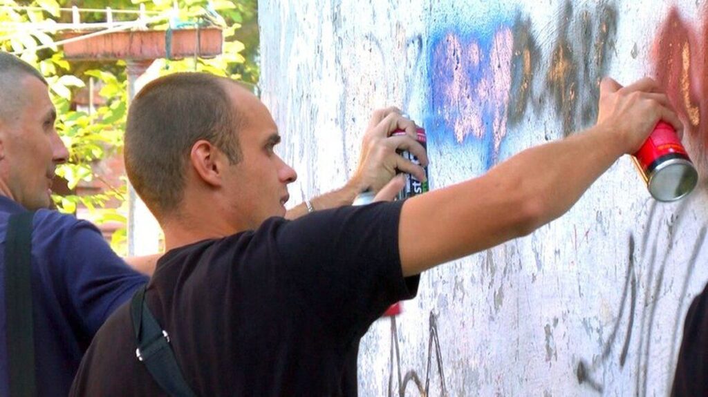 Замалювали до пів сотні адрес: у Вінниці провели антинаркотичний рейд