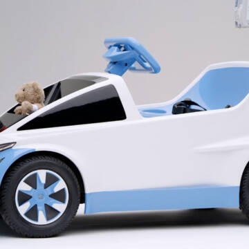 Спорткар для найменших: Honda створила незвичайний дитячий електромобіль