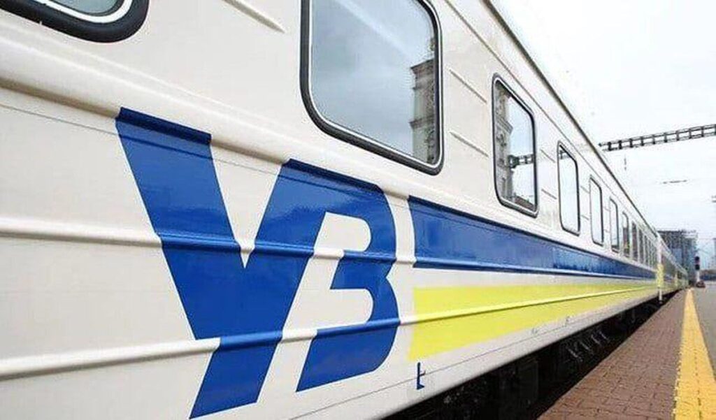 Укрзалізниця планує оновити пасажирські вагони і локомотивний парк