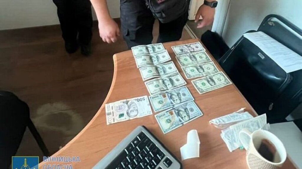 На Вінниччині затримали інспекторку митного поста