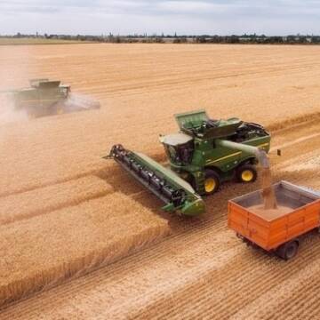 Жнива-2023: вінницькі аграрії зібрали 2,7 мільйона тонн зерна