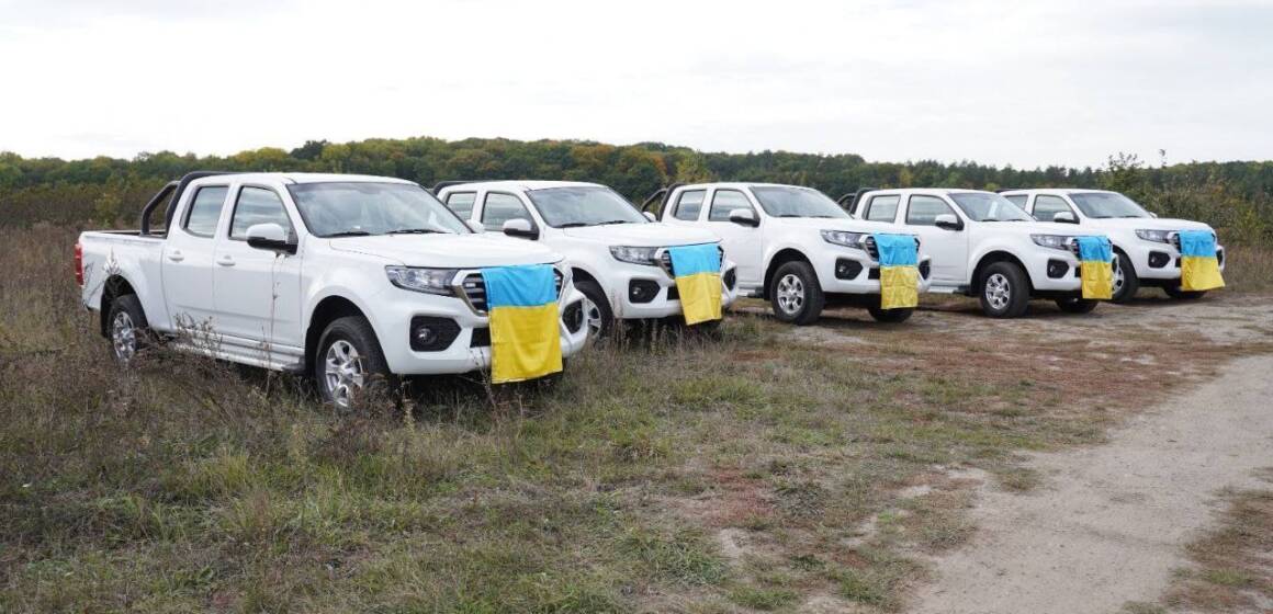 Вінниця  передала п’ять автомобілів українським Захисникам