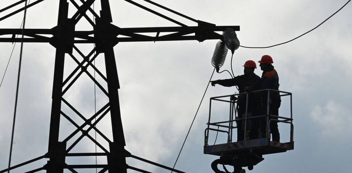 Без електрики залишилися майже 500 населених пунктів
