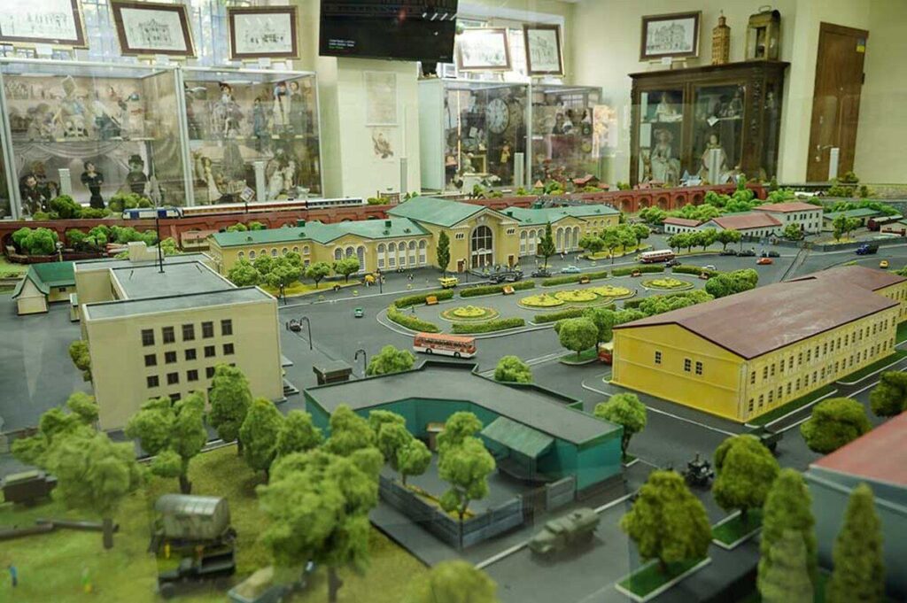 Вінничан запрошують на дві нові екскурсії: «Контрасти» і «Таємниці рухливого міста»