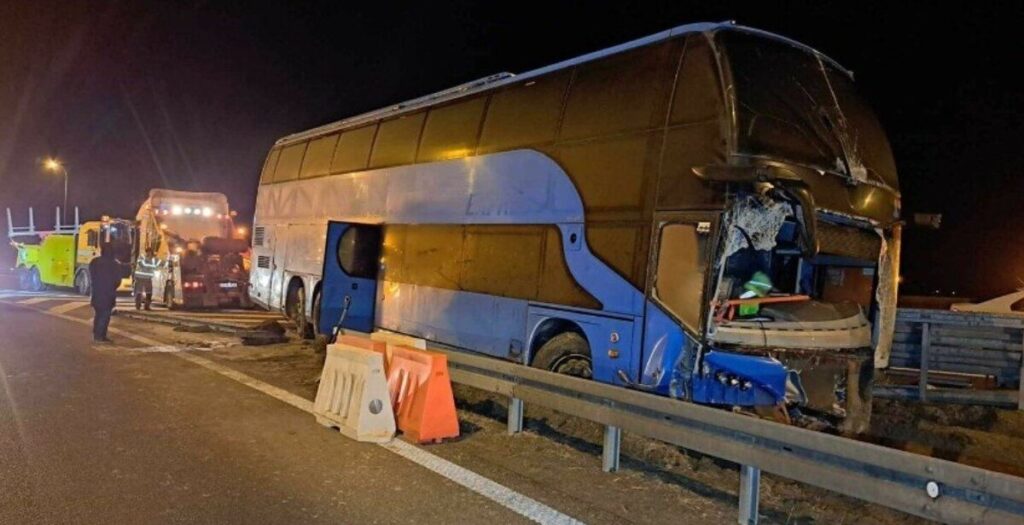 У Польщі туристичний автобус з українцями потрапив у ДТП