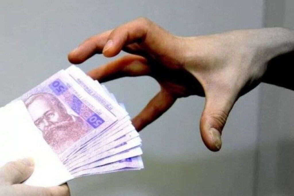На Вінниччині у 56-річного чоловіка викрали гроші з карти