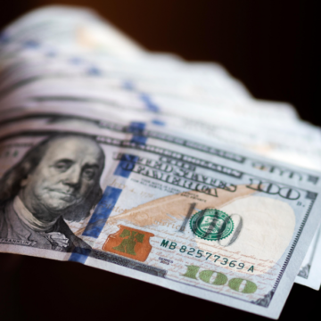 НБУ підвищив офіційний курс долара до нового максимуму