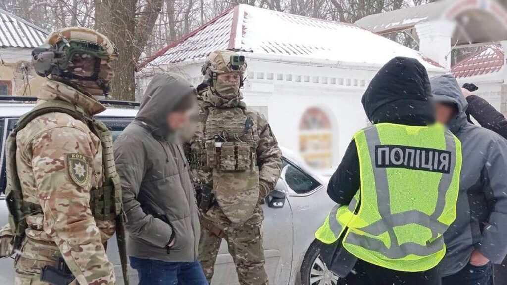 На Вінниччині затримали помічника судді та секретаря