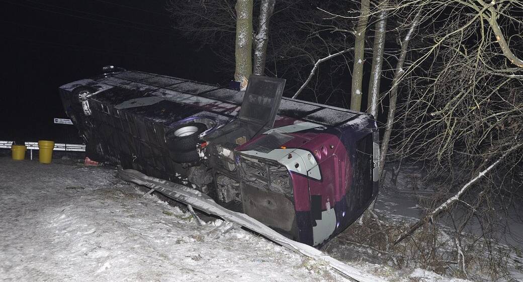 У Польщі в аварію потрапив український автобус