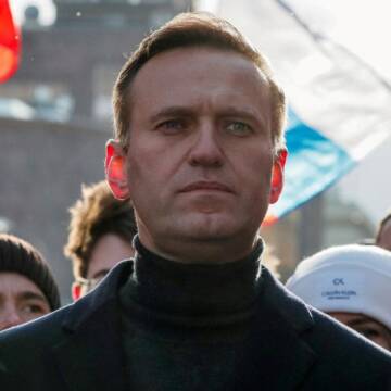 У росії заявляють, що Олексій Навальний помер у тюрмі після прогулянки