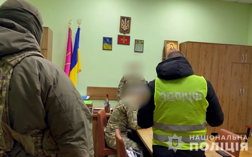 Не тільки зброя: на Вінниччині військові закупили ліжок за завищеними цінами на понад 4 мільйони гривень (Відео)