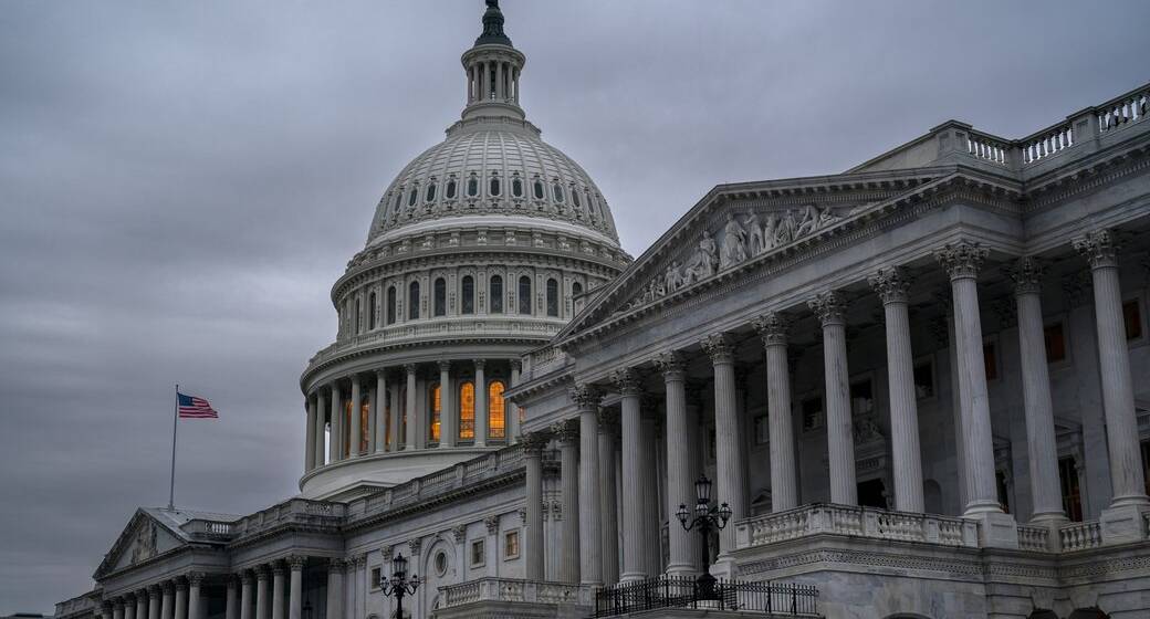 Сенат США підтримав законопроєкт, який включає $60 млрд допомоги Україні