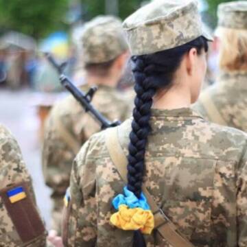 Понад 45 тисяч військовослужбовиць. В Україні зростає число жінок у ЗСУ