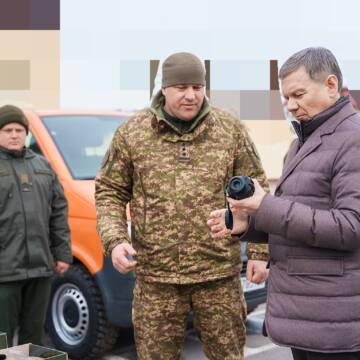 Сергій Моргунов передав автомобілі та тепловізори для ще трьох мобільних вогневих груп бійців