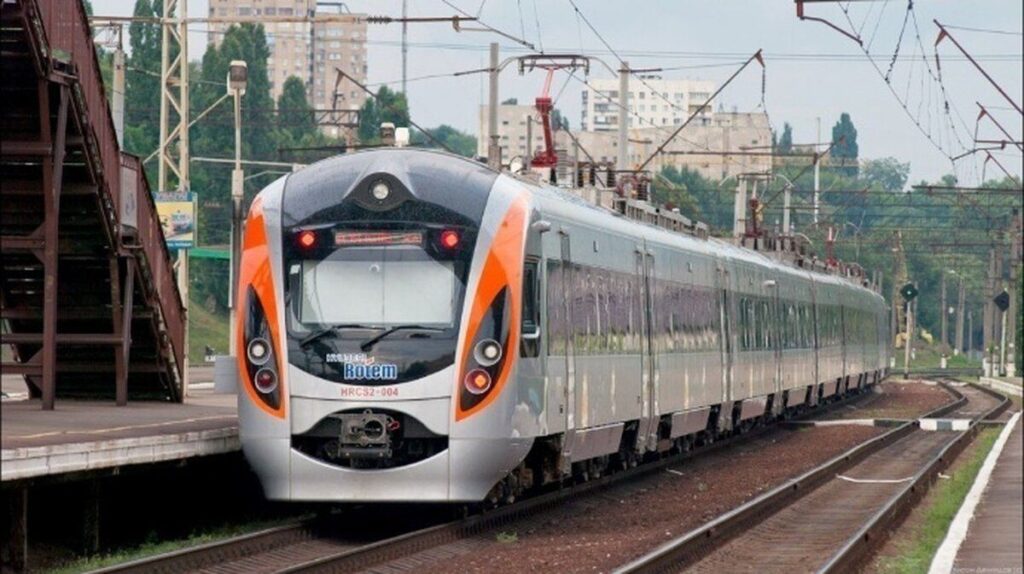 Укрзалізниця відновлює курсування швидкісних поїздів Інтерсіті+ до Одеси