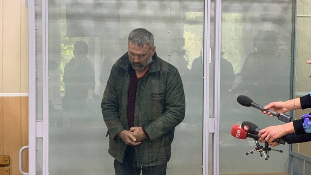 Хто стріляв у поліцейського: батько стверджує, що син, прокурор має інші докази