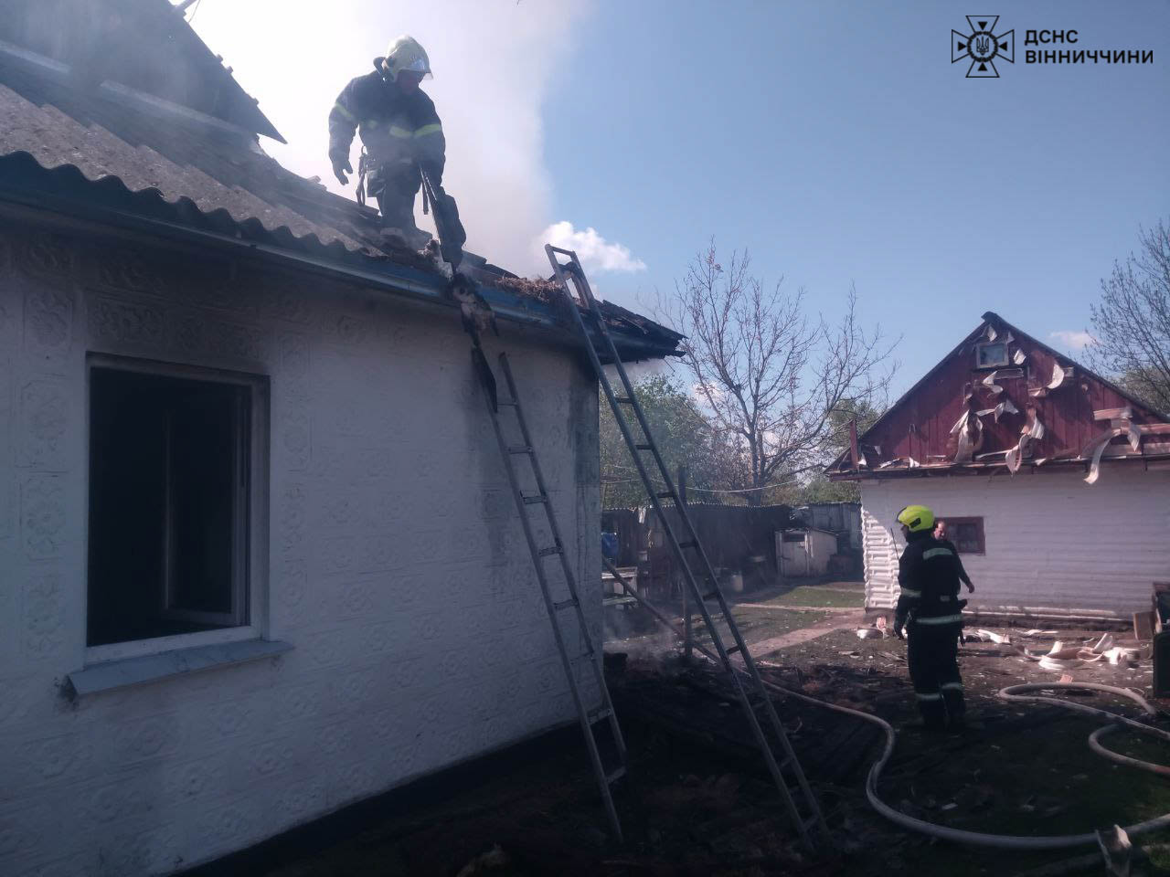 На Вінниччині під час пожежі врятували чоловіка