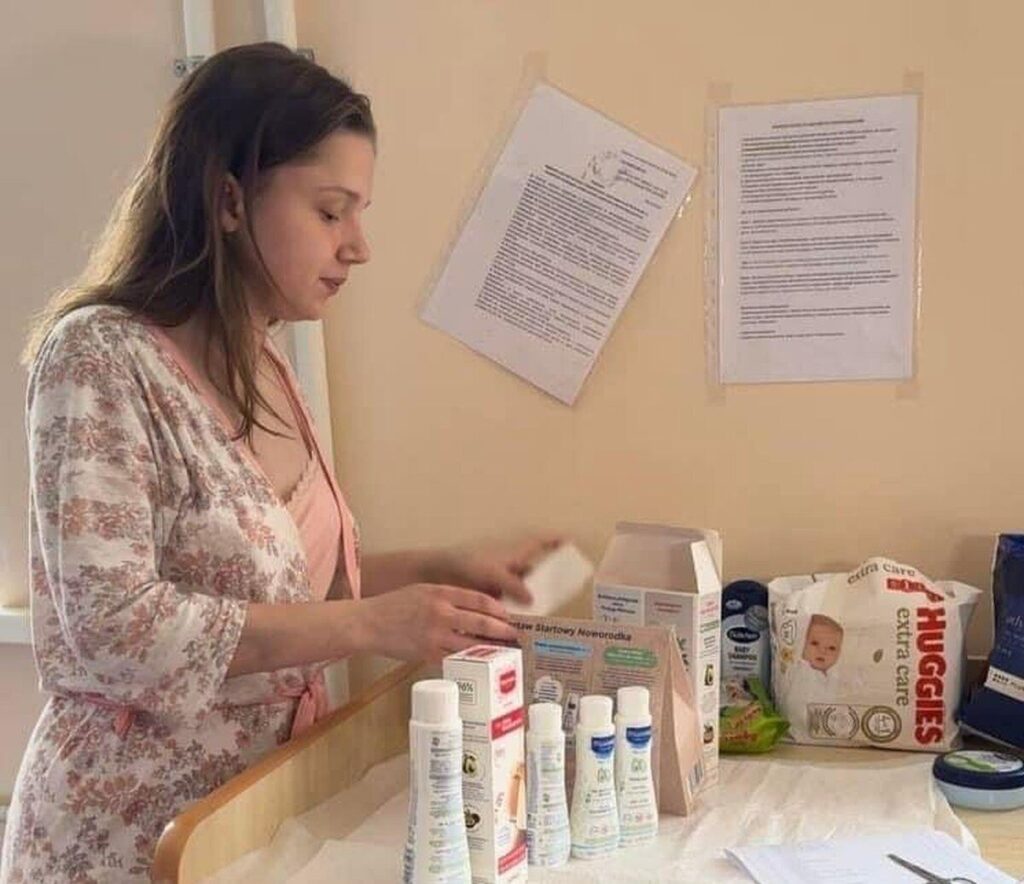Міжрегіональний координаційний гумштаб передав матусям Вінниччини «Пакунки малюка»