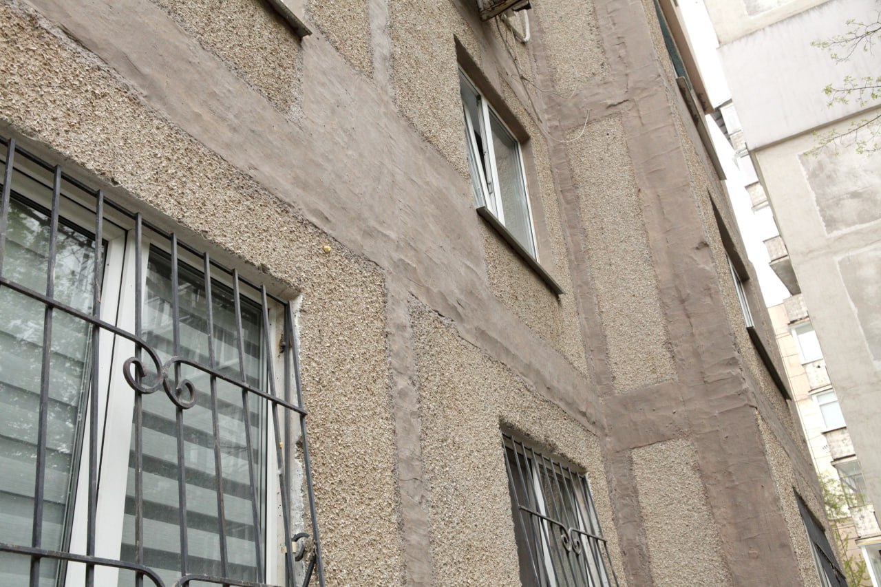 Завершено капремонт стиків стінових панелей багатоповерхівки у Вінниці