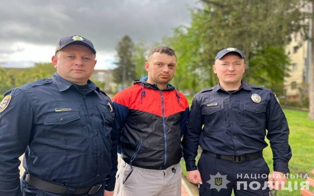 Керівники поліції Вінниччини відвідали в лікарні травмованого поліцейського