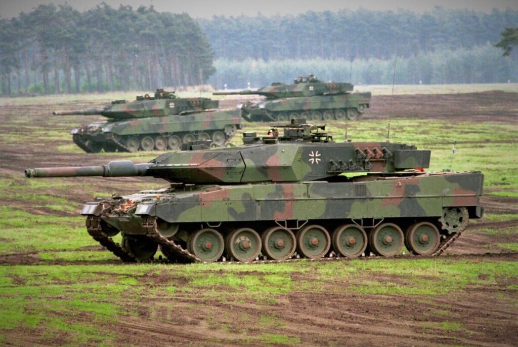 Німеччина спільно з Данією передали Україні 10 танків Leopard та HIMARS